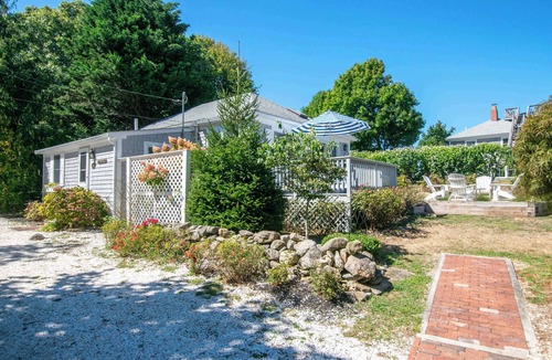 East Orleans House | Bike to Nauset Beach or Walk to Mill Pond!