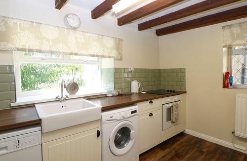 Eastgate Cottage | BILBERRY NOOK COTTAGE, pet friendly, with hot tub in Westgate