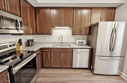 Clarksville Apartment | Biltmore Luxury 1517 #6 Townhomes l 2Bd 2 Bth