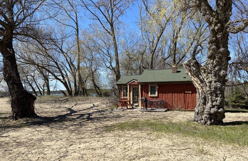 Tawas City Cottage | (Birch Cabin) Waterfront 2 Bed 1 Bath Cottage - Pets OK