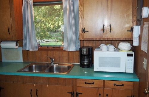 Empire Cabin | Birch Shores Resort - The Hemlock Cottage - Lakeview with Water Toys!