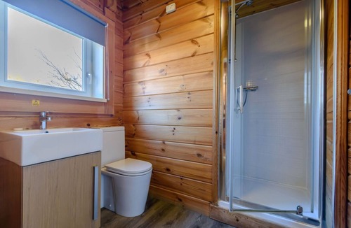 Carlton Miniott Cabin | Birch Waterside Spa (Pet), Thirsk