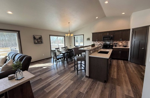 Wautoma House | Birdie on 8 Retreat - 5 BR, 3 BA House on Two Oaks North Golf Course