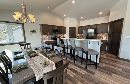 Wautoma House | Birdie on 8 Retreat - 5 BR, 3 BA House on Two Oaks North Golf Course