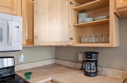 South Side Flats Apartment | Birmingham Bridge Beauty Cozy Stay Near Downtown