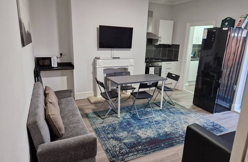 Birtley House | Birtley's Amethyst, 3 Bedroom Apt ,sleeps 6 Guest