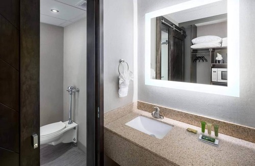 Bismarck Hotel | Bismarck Hotel and Conference Center