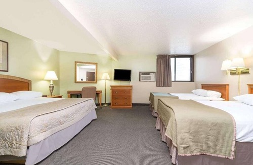 Fargo Hotel | Bison Inn and Suites