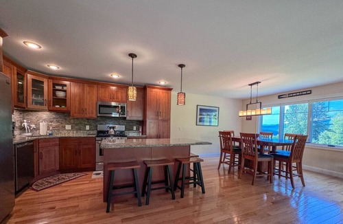 Jackson Villa | Black Mountain Ski in/out Home | Views + Hot tub!