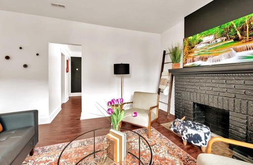 Detroit Apartment | Black & White Luxury Retreat.
