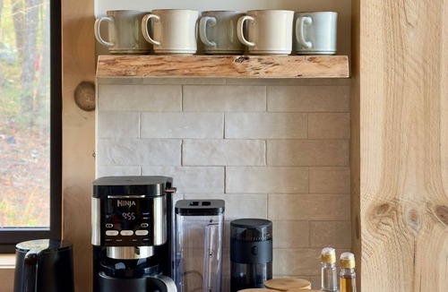 Zoe Cabin | Blackberry Bluff: New Luxury Cabin w/Hot Tub, Game Room, Cliff Views, Sleeps 16