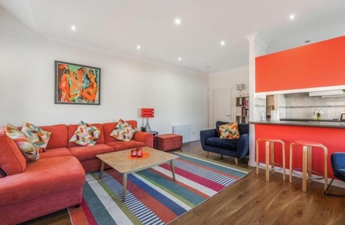 City Centre Glasgow Apartment | Blackfriars Cosy Retreat