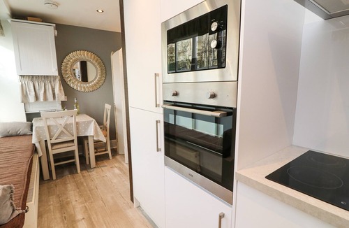 Grassington Apartment | BLACKSMITH COTTAGE, pet friendly, with a garden in Grassington
