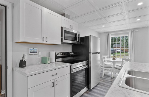 Two Rivers Apartment | Blissful Luxury Duplex Lower - 2 1/2 Blocks to the Beach