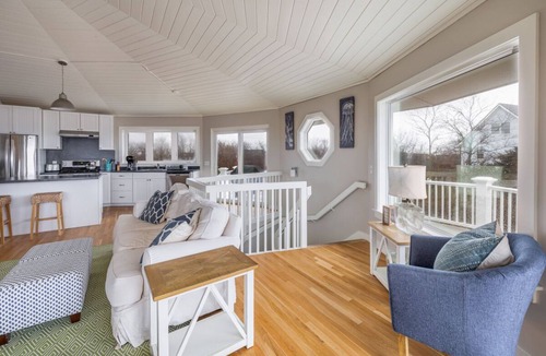 New Shoreham House | Block Island - 4 Bedroom Home on West Beach Road w/Panoramic Ocean Views + AC!