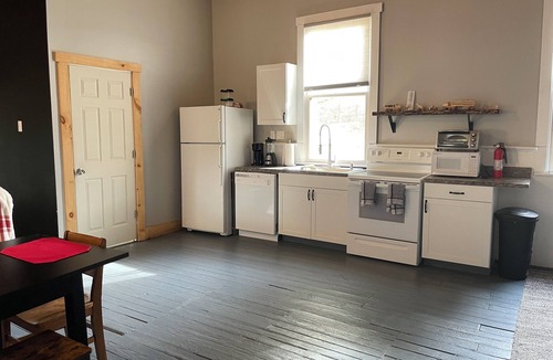 South Bloomingville House | Blue Creek Schoolhouse - Hocking Hills