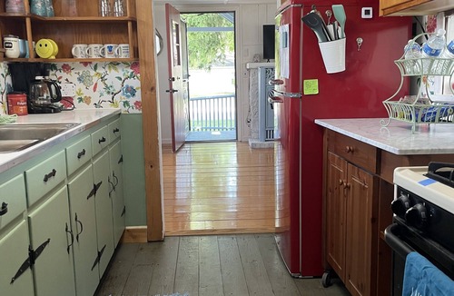 Lexington Cottage | Blue Dolphin Cottage - relax steps away from sandy Lake Huron beaches