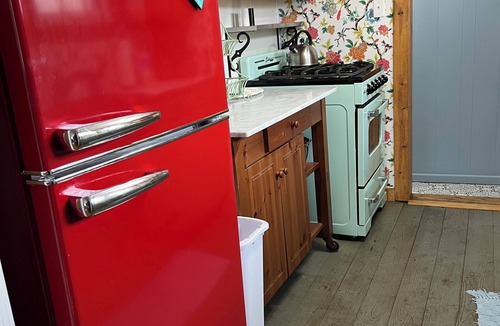 Lexington Cottage | Blue Dolphin Cottage - relax steps away from sandy Lake Huron beaches