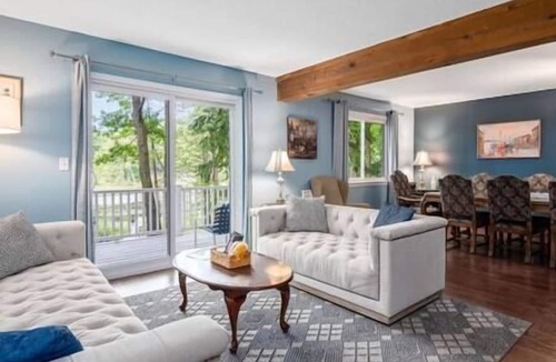 Mayfield House | Blue Gill Lakehouse // Spacious! 5 Bedrooms, Hot Tub, Natural Waterfront