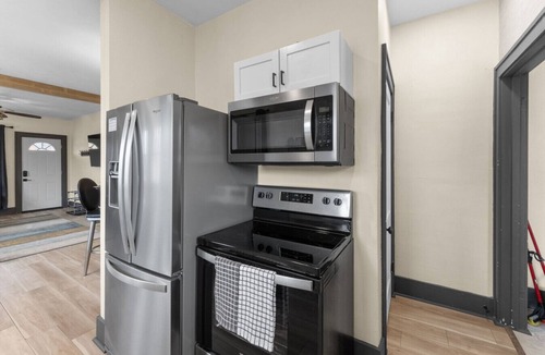 Sioux Falls House | Blue Haven | 2 bed 1 bath | Newly Remodeled