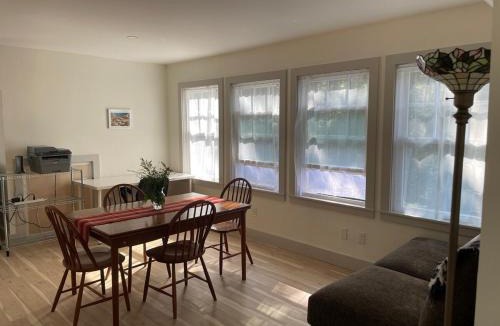 Blue Hill Apartment | Blue HIll Apartment in the Woods