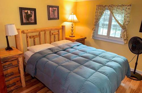 Minocqua House | Blue Lake Cottage - Pet Friendly Rental