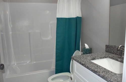 Crittenden House | Blue Stone #1 1 mile from HWY 75. 15 minutes from the ARK Encounter