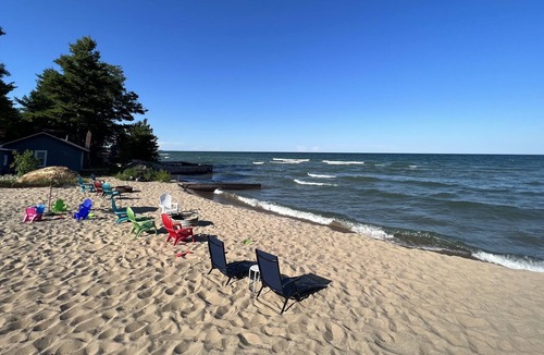 Oscoda Cabin | Blue Moon Resort CABIN 6 LAKEFRONT WITH SUNROOM