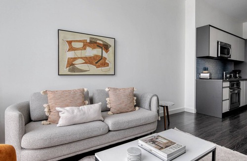 Central-Maverick Square - Paris Street Apartment | Blueground | Central-Maverick Square, pool, nr Boston Harbor