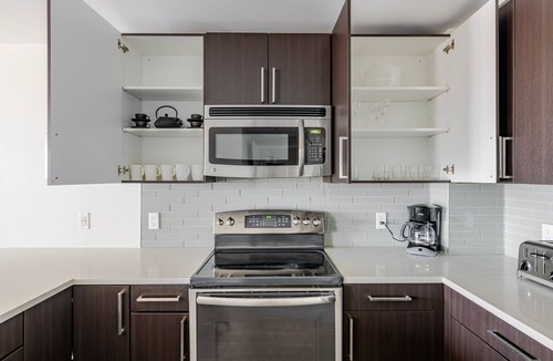 East Cambridge Apartment | Blueground | East Cambridge, balcony, nr Charles River