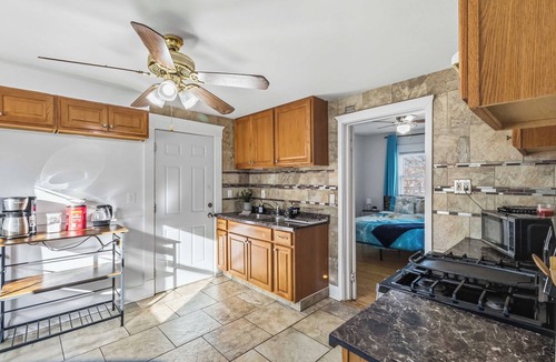 Lakewood Apartment | Bluewave Retreat – Lakewood Stay