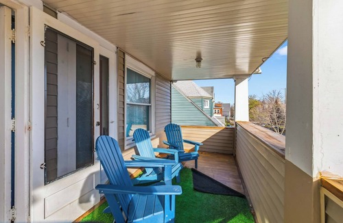 Lakewood Apartment | Bluewave Retreat – Lakewood Stay