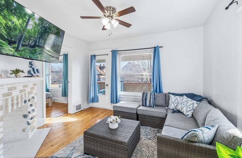 Lakewood Apartment | Bluewave Retreat – Lakewood Stay