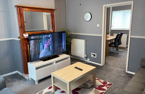 Cowpen House | Blyth City Delight Free Parking