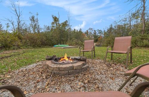 Mayfield House | Boardman Riverfront Retreat close to Downtown TC ➠ 800
