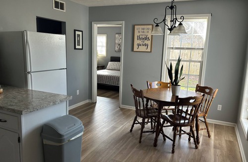 Jamestown House | Boat parking available. Pet friendly.
