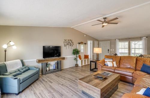 Warsaw House | Boat Truman & Lake of the Ozarks: Country Getaway!
