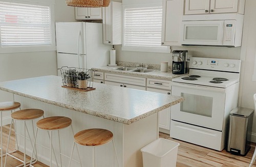 Mears Cottage | Boho Bungalow by Charming Cottages, LLC Silver Lake Sand Dunes - Mears, MI