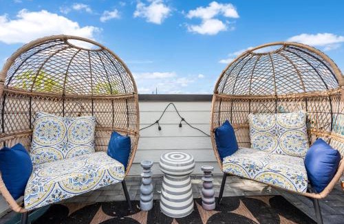 Haynes Area House | Boho Townhome for 12 Close to DT