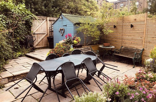 Kelvinbridge House | Boho West End Townhouse 6 Bed 6 Bath Sleeps 10