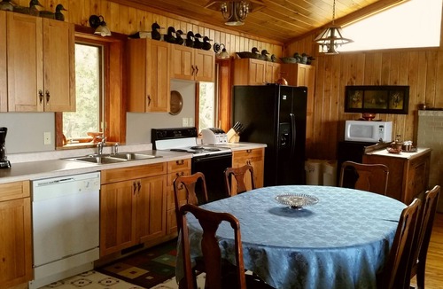 Little Sturgeon House | BOOK 2026 NOW WATERFRONT-ISLAND LIKE- FIRE PIT-SUNRISE SUNSET-RELAX-PRIVATE YARD