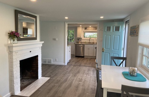 Dennis Port Cottage | Booking Summer 2026! Walk to private beach!