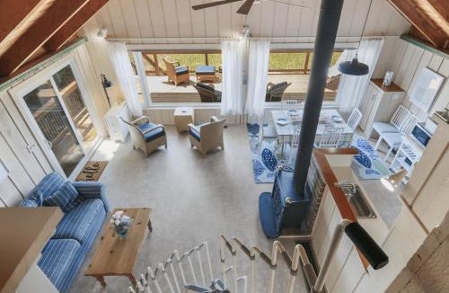 Lake Leelanau House | Boona Vista Lake Michigan Beach Front Cottage