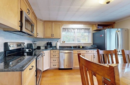 East Boothbay House | Boothbay Harbor Home with Water Views | Near Dining & Whale Watching