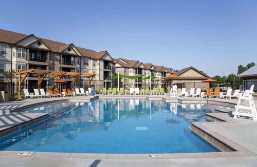 Middletown Apartment | Boulevard Stays Stylish 1BR Secure Parking, Pool & Gym