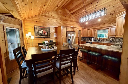 Frankfort Cabin | Bourbon Trail,Theater,HotTub,GameRm,FirePit,6acres