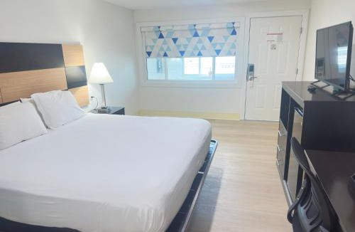 Buzzards Bay Hotel | Bourne Bridge Inn Former Eastern Inn