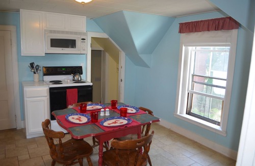 Brunswick Apartment | Bowdoin College - Historic Brunswick - Gateway to Midcoast Maine
