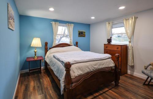 Somerset House | Brand-new 4BR, Sleeps 10, Treadmill, Piano, Free Boat Parking, Close to the Lake!