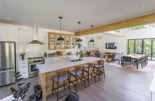 Nancy House | Brand new custom lake house with breathtaking panoramic views